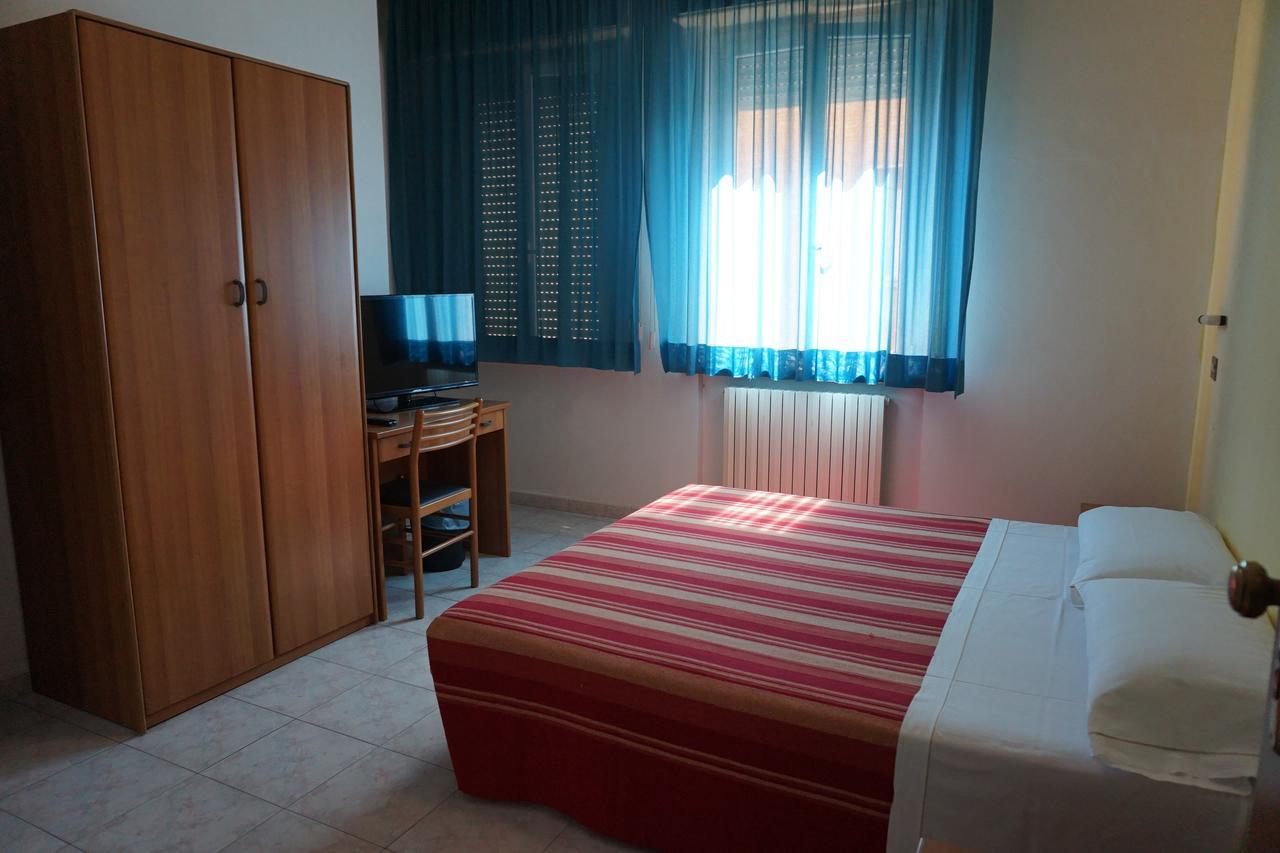 Hotel San Marco Pesaro Bagian luar foto