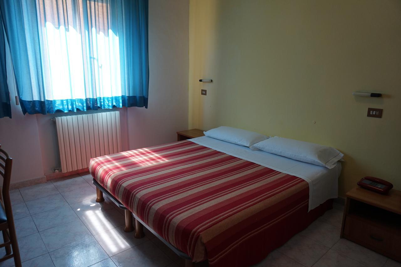 Hotel San Marco Pesaro Bagian luar foto