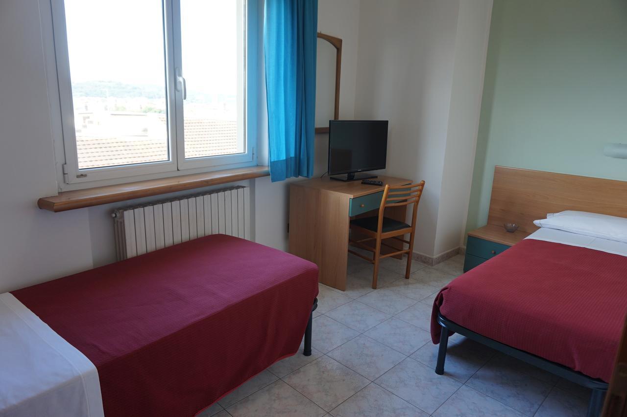 Hotel San Marco Pesaro Bagian luar foto