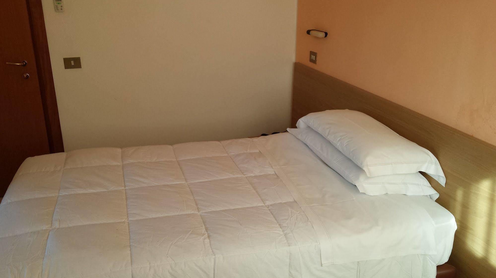 Hotel San Marco Pesaro Bagian luar foto